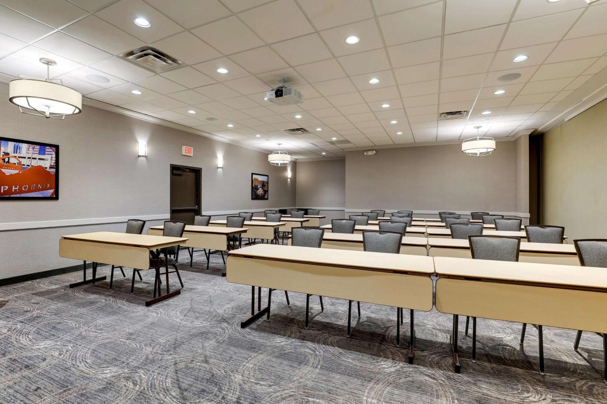 Drury Inn & Suites Phoenix Airport Eksteriør bilde