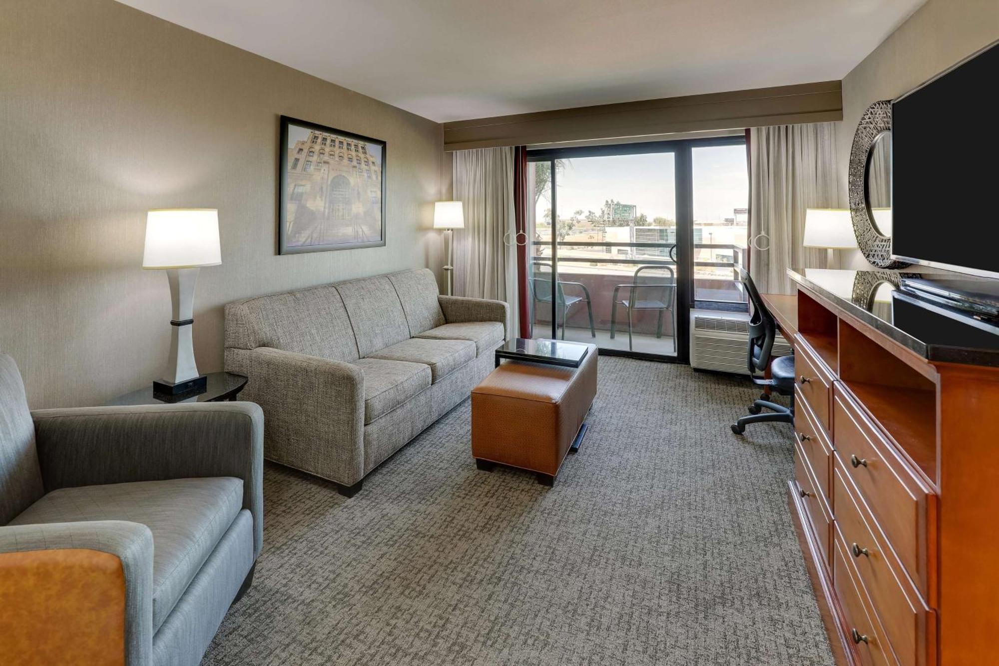 Drury Inn & Suites Phoenix Airport Eksteriør bilde